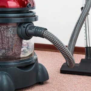 vacuum cleaner, carpet cleaner, housework-657719.jpg